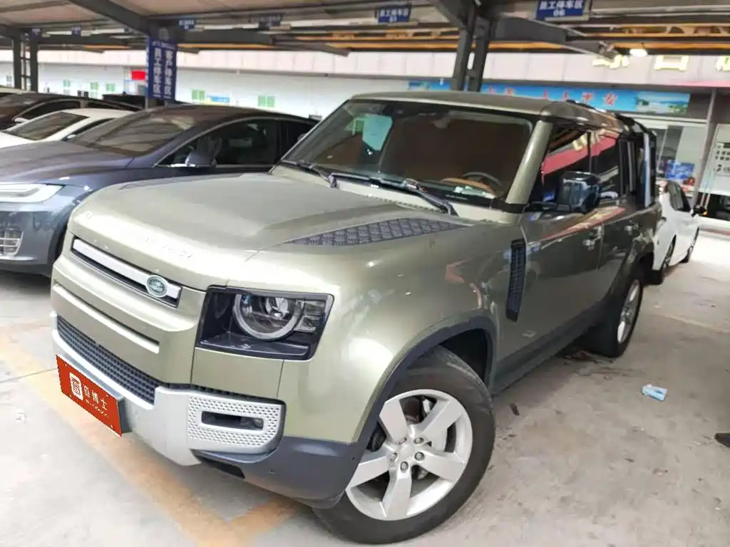 Land Rover Defender 2024