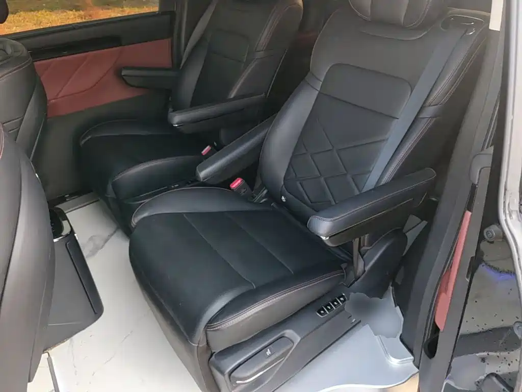 GAC Motor Trumpchi E8 PHEV — миниатюра 17