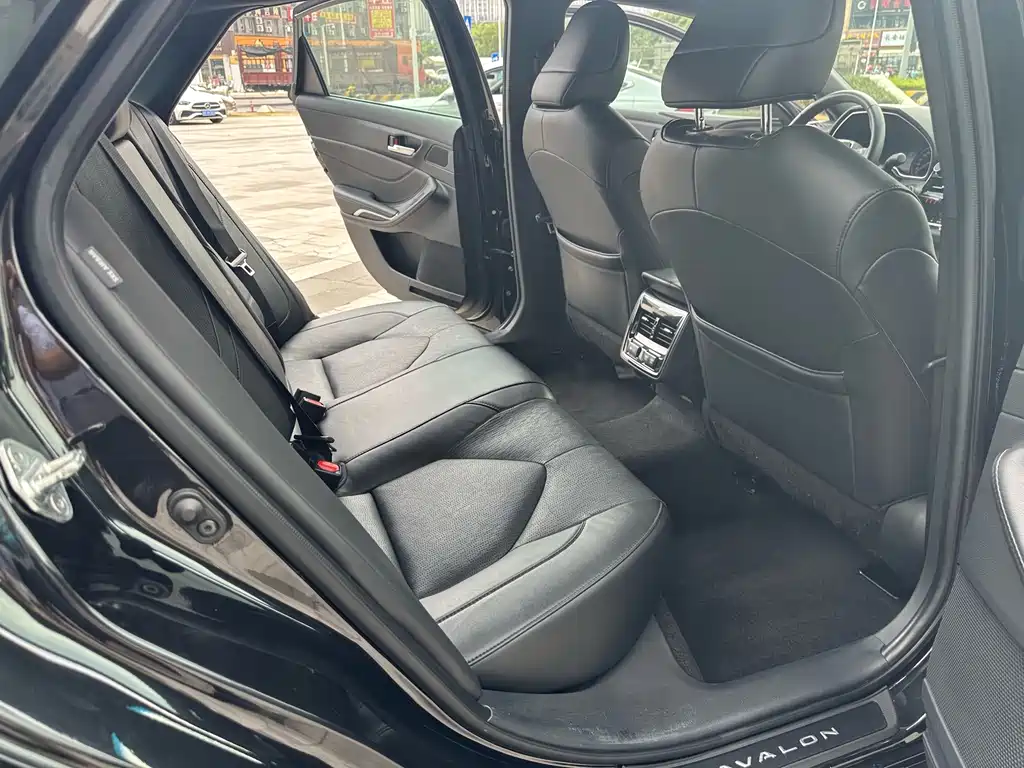 Toyota Avalon — миниатюра 11