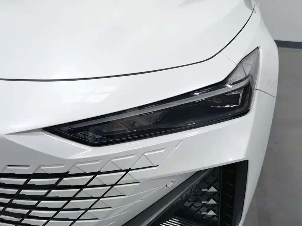 Changan UNI-V — миниатюра 7