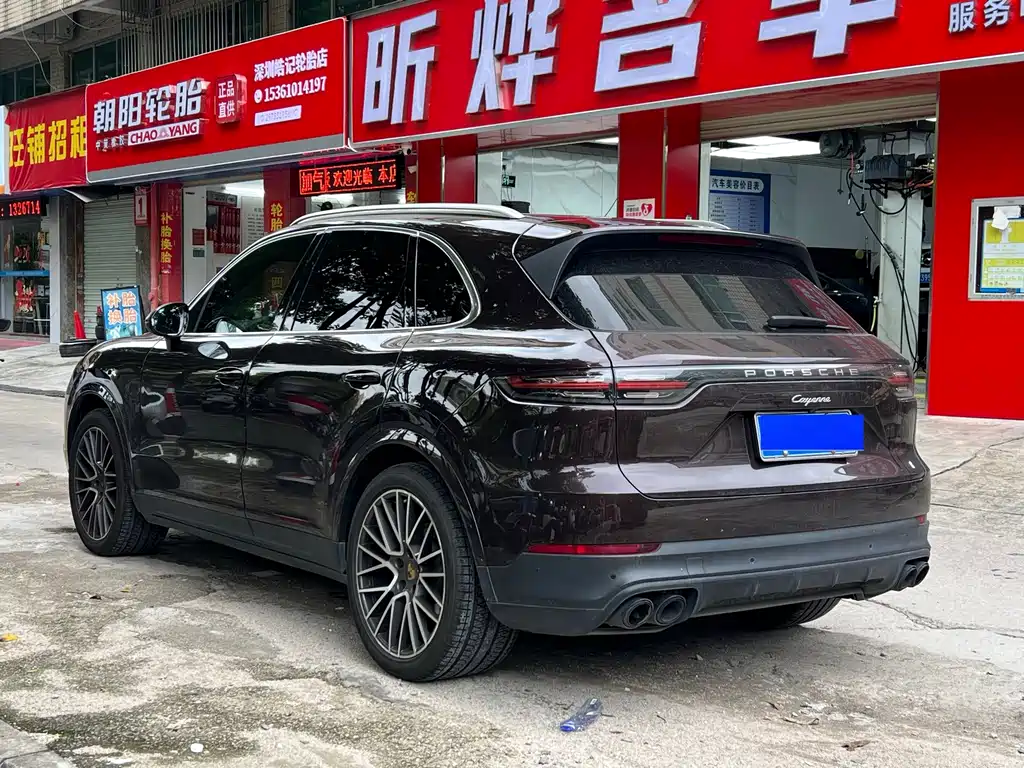 Porsche Cayenne — миниатюра 13