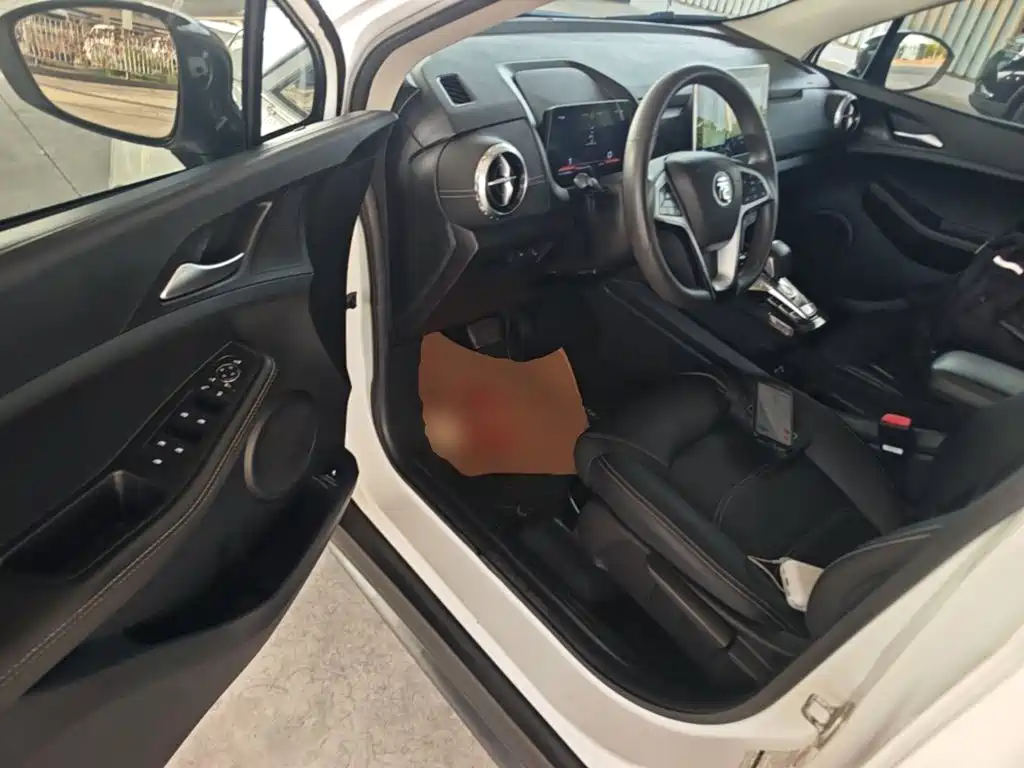 BYD Yuan EV — миниатюра 16