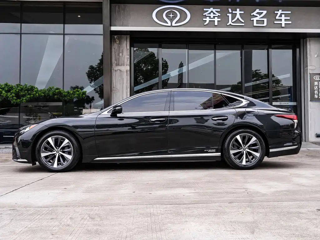 Lexus LS — миниатюра 4
