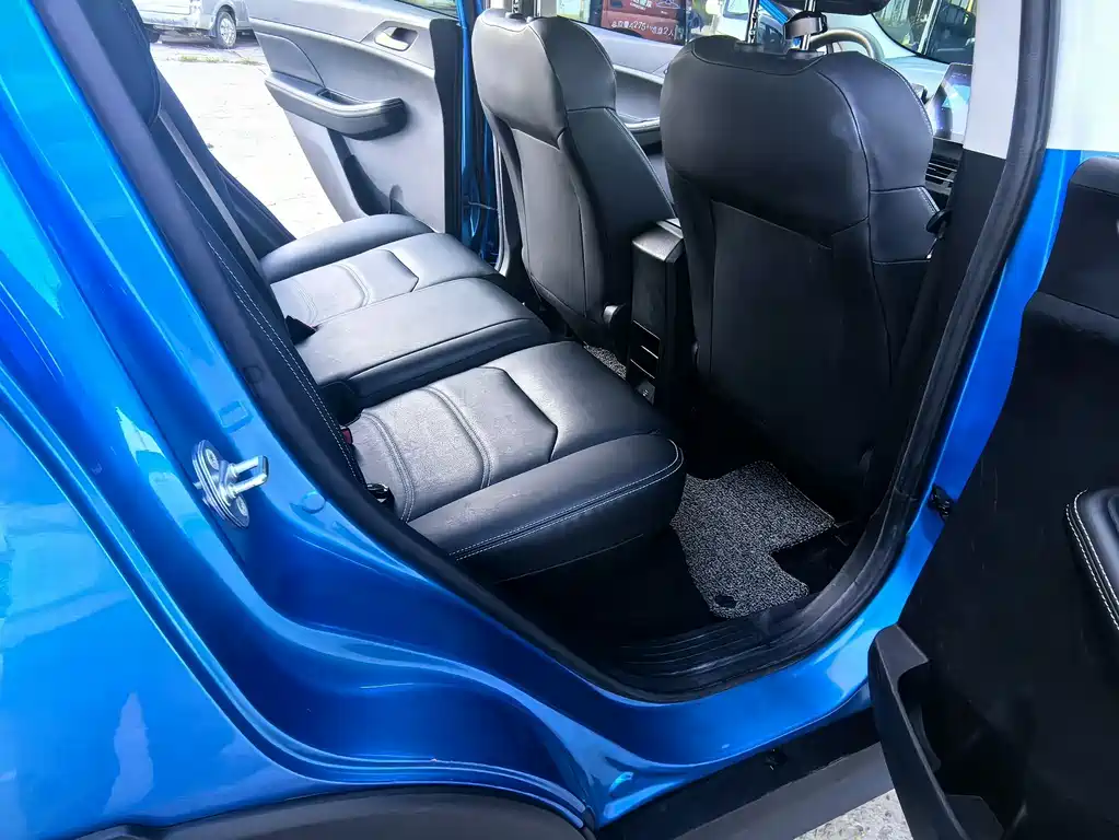 BYD Yuan EV — миниатюра 7