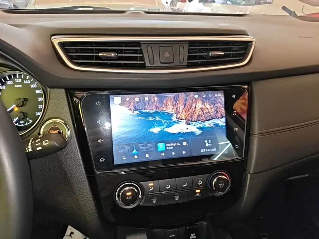 Nissan Qashqai — миниатюра 13