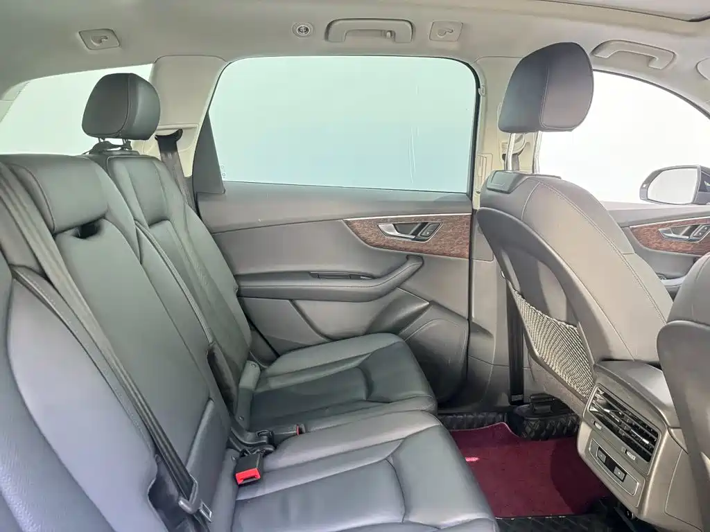 Audi Q7 — миниатюра 8
