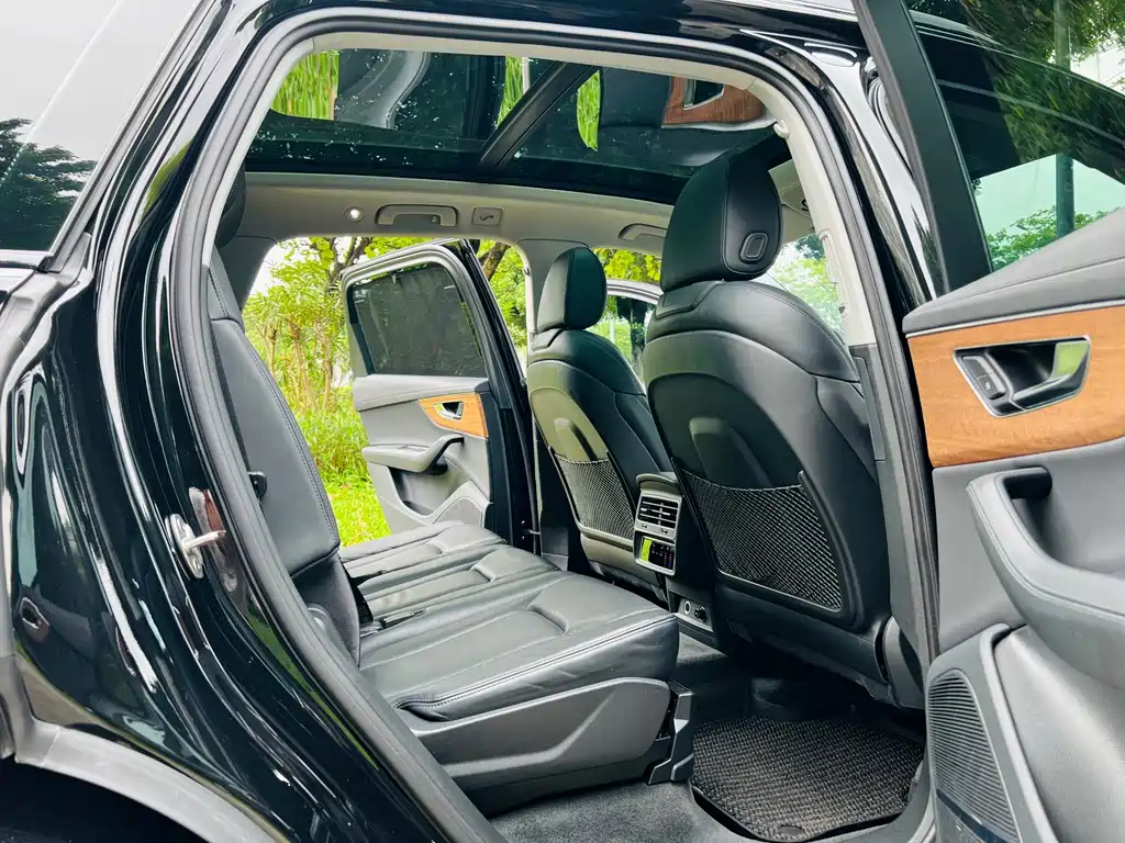 Audi Q7 — миниатюра 12