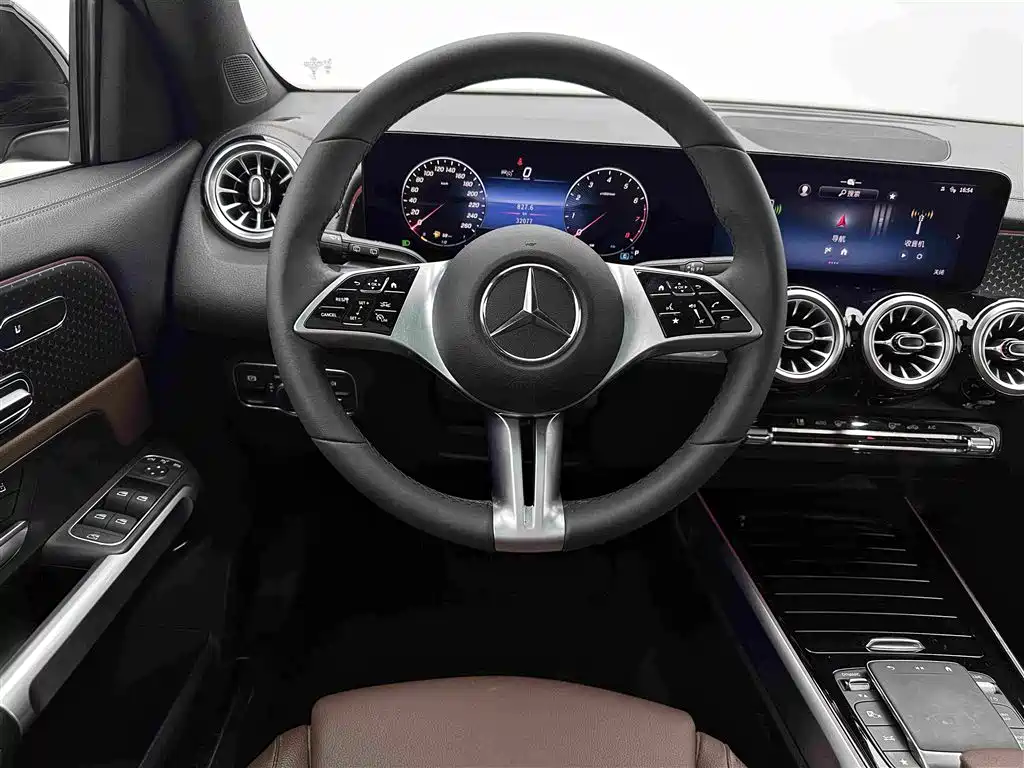 Mercedes-Benz GLB — миниатюра 9