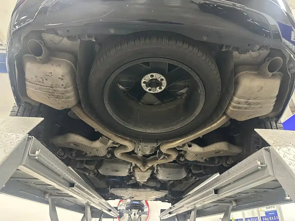 Land Rover Discovery — миниатюра 30