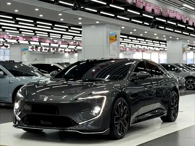 2024 Avatr 12