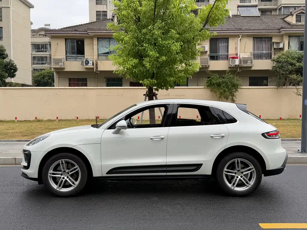 Porsche Macan — миниатюра 7