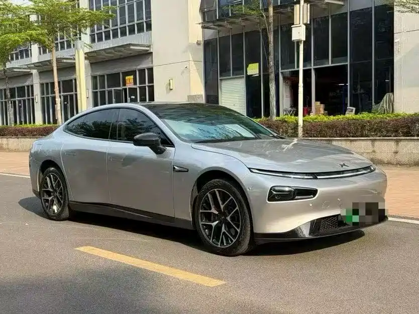 XPeng P7 — миниатюра 3