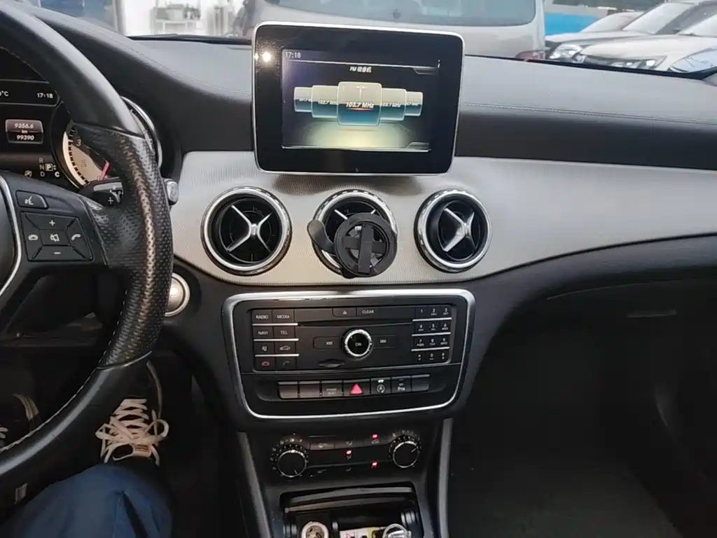 Mercedes-Benz GLA — миниатюра 13