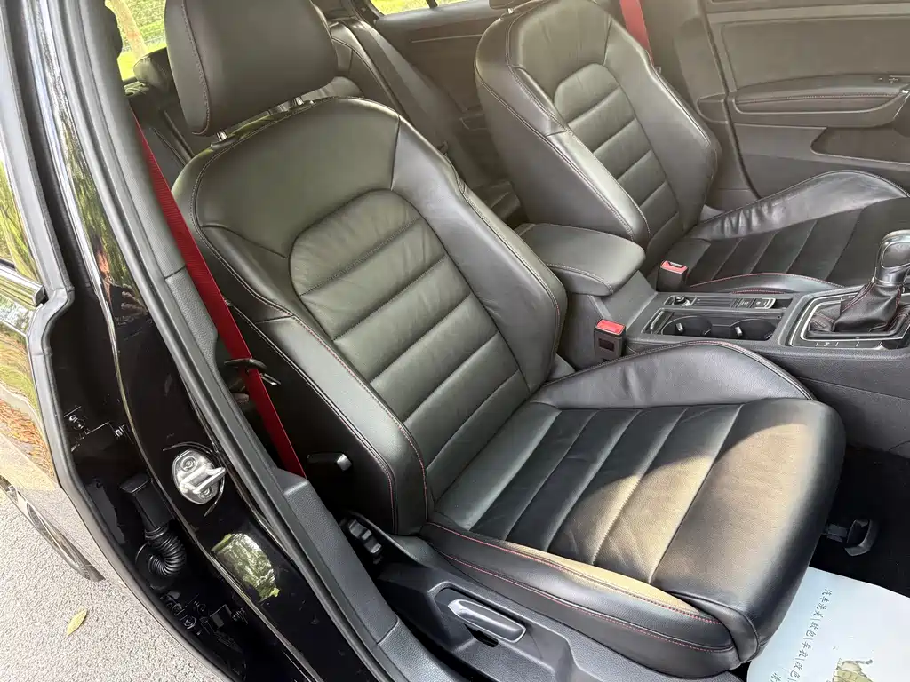 Volkswagen Golf GTI — миниатюра 35