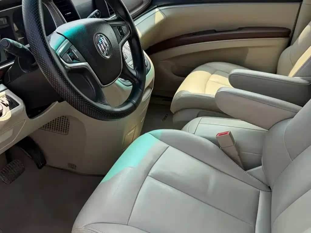 Buick GL8 — миниатюра 7