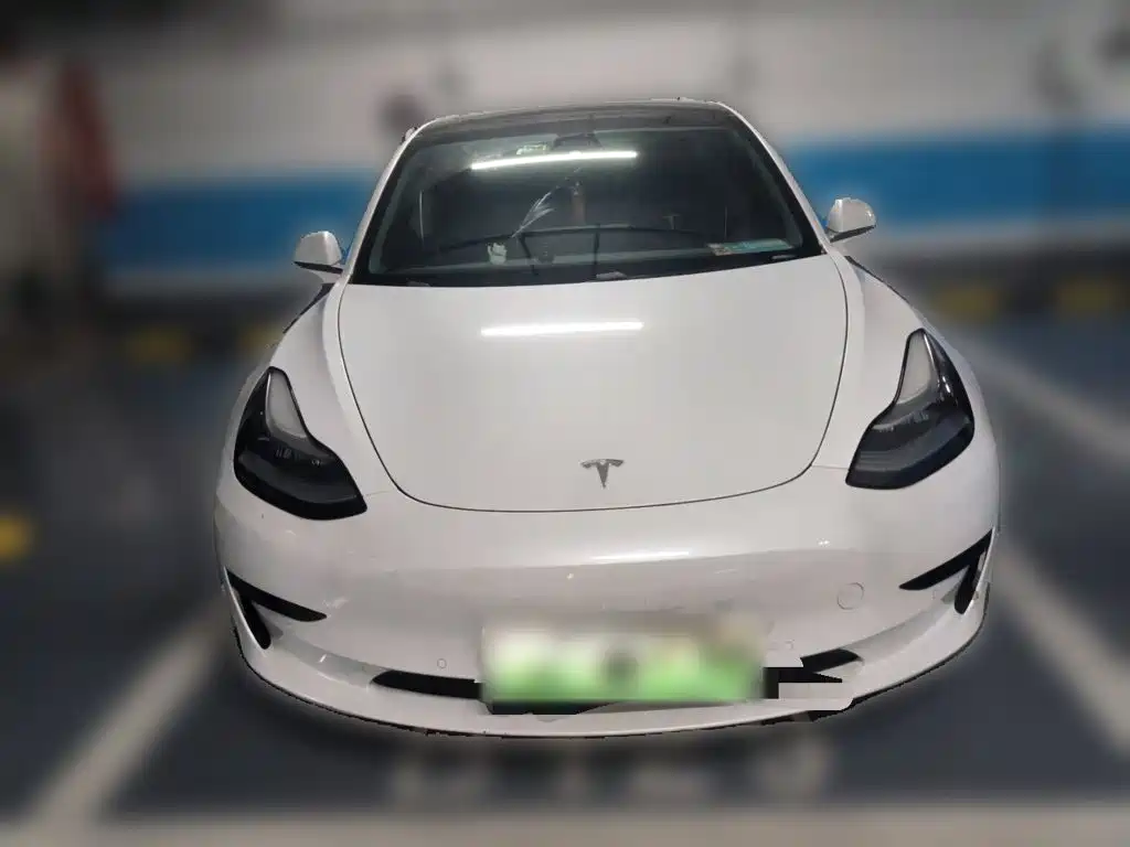 Tesla Model 3 — миниатюра 2