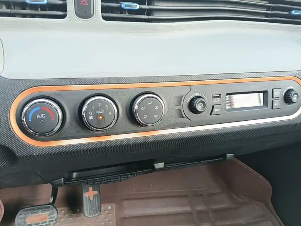 Wuling MINIEV — миниатюра 13