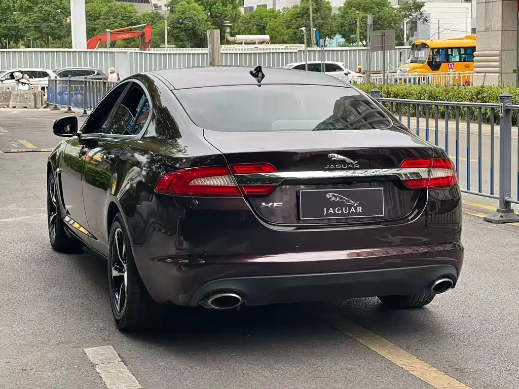 Jaguar XF — миниатюра 3