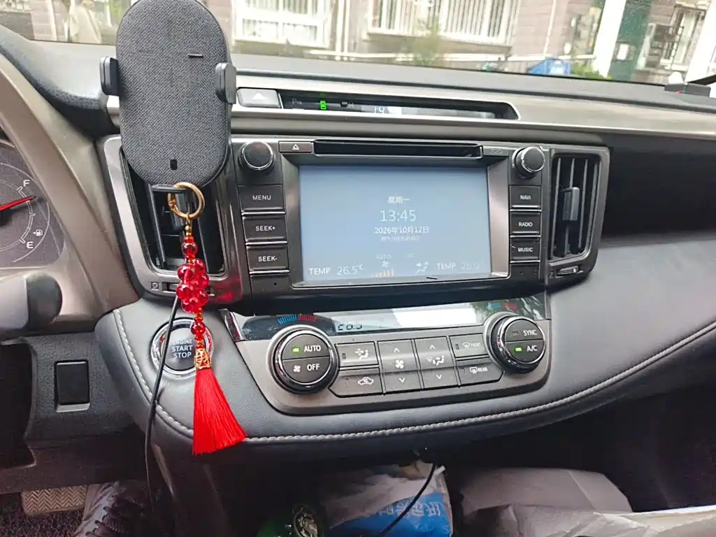 Toyota RAV4 — миниатюра 14