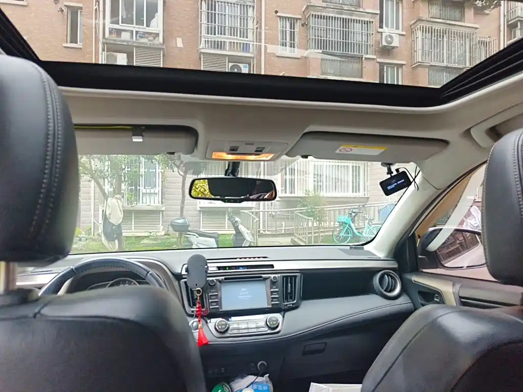 Toyota RAV4 — миниатюра 19