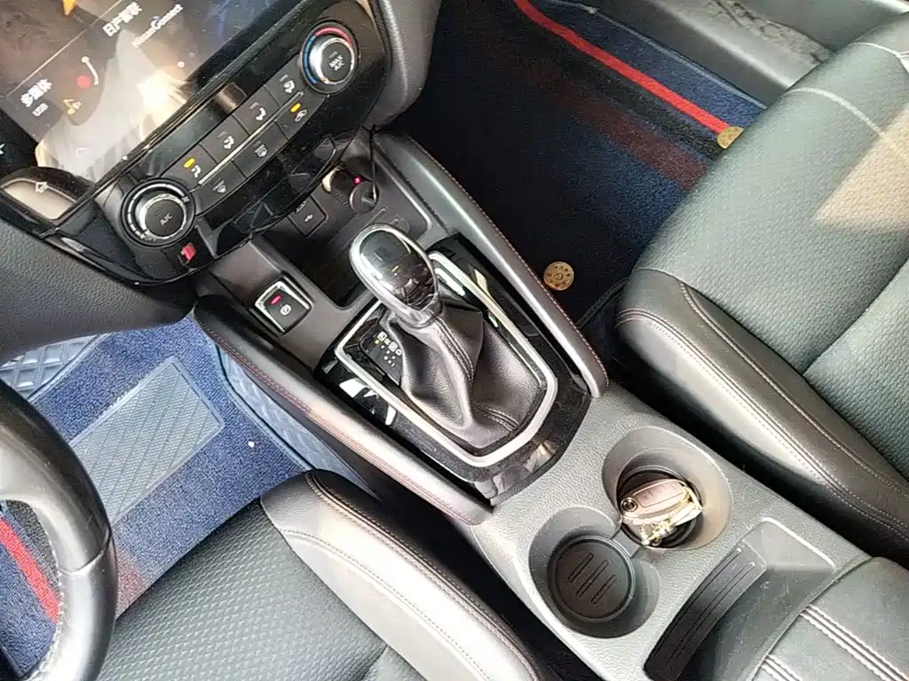 Nissan Qashqai — миниатюра 14
