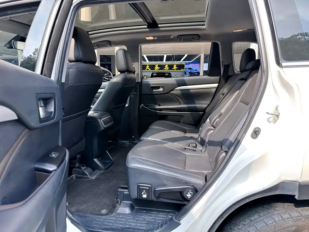 Toyota Highlander — миниатюра 7