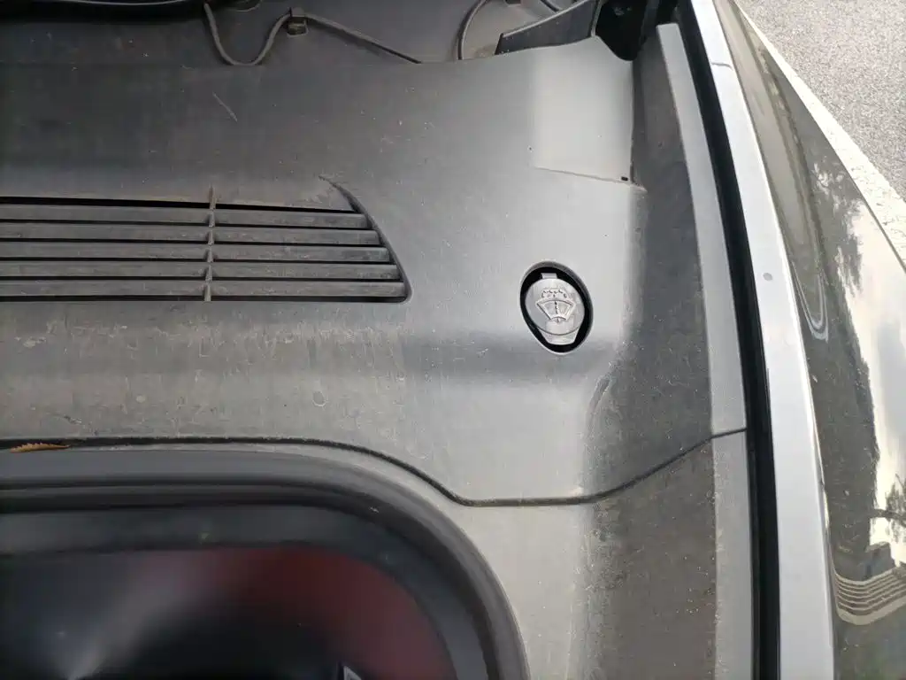 Tesla Model Y — миниатюра 22
