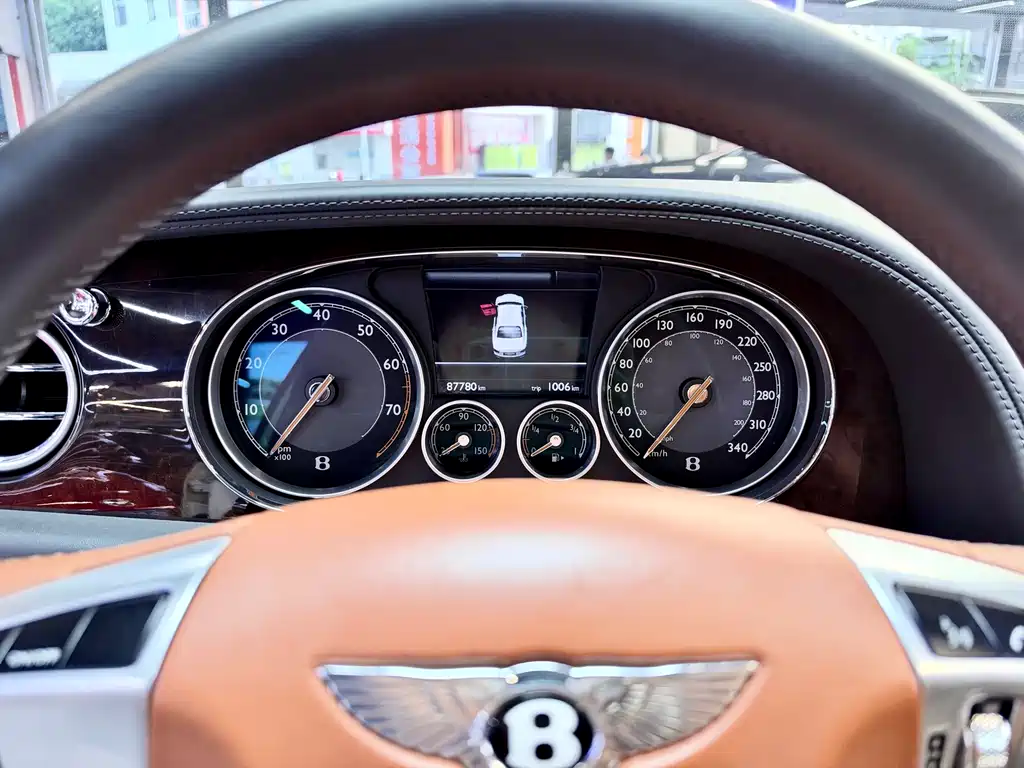 Bentley Flying Spur — миниатюра 18