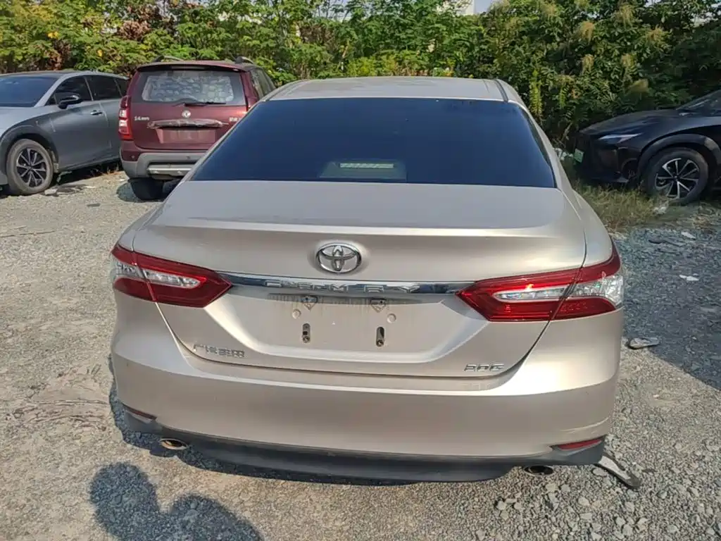 Toyota Camry — миниатюра 6