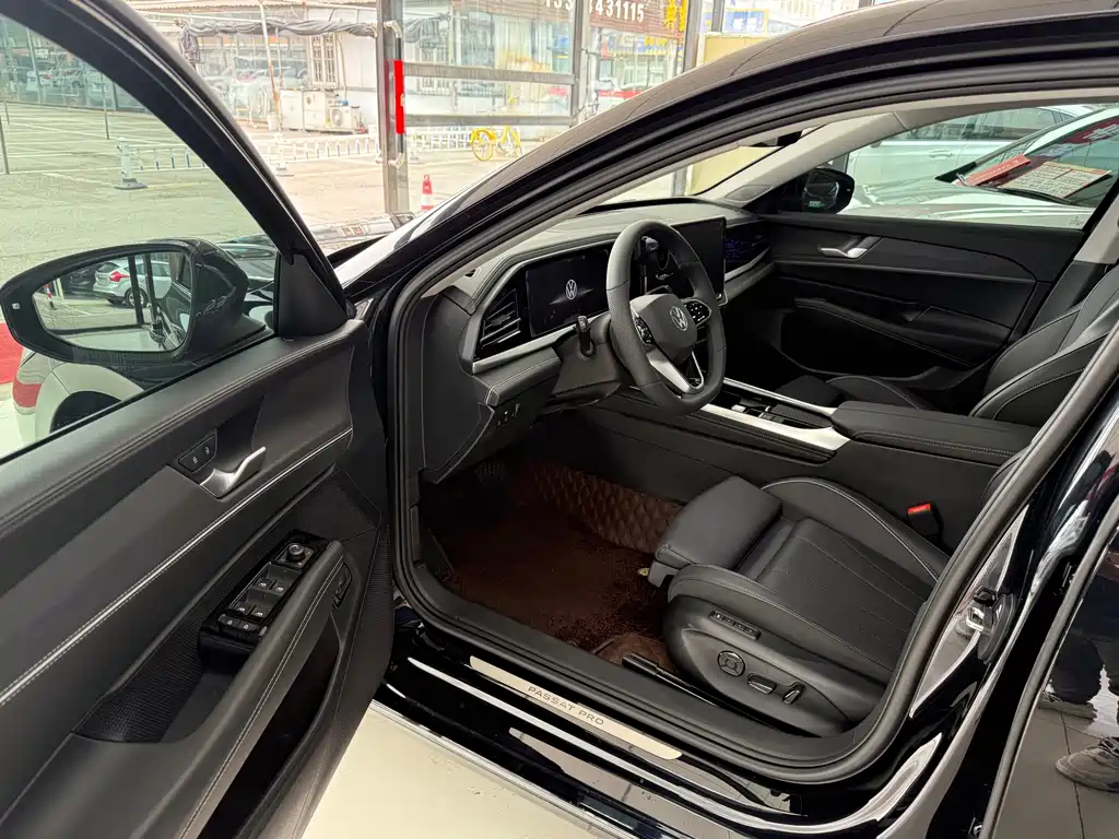 Volkswagen Passat 2025 Pro 380TSI