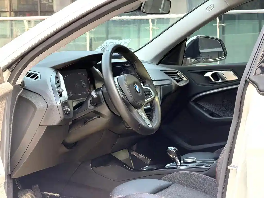 BMW 2 Series (Import) — миниатюра 4