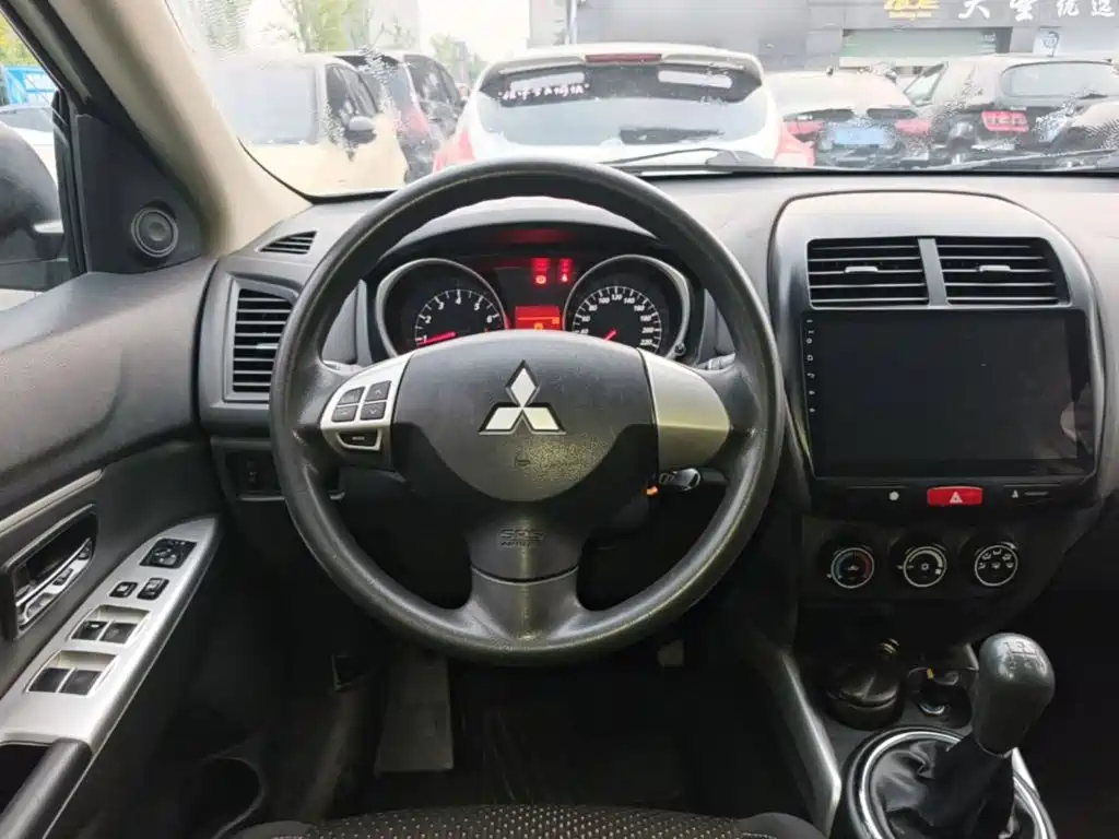 Mitsubishi ASX — миниатюра 11