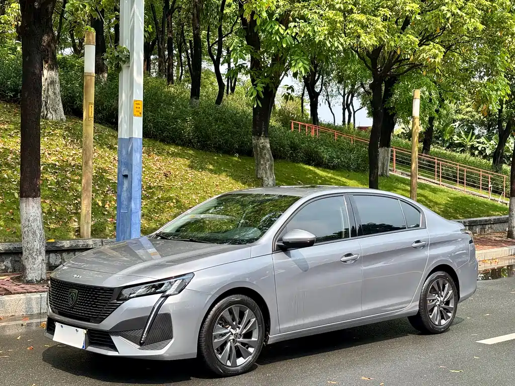 Peugeot 408 2023