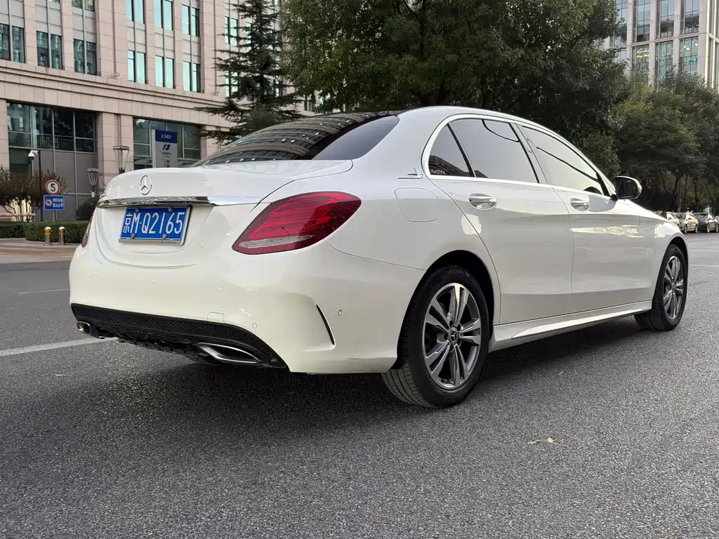 Mercedes-Benz C-Class — миниатюра 3