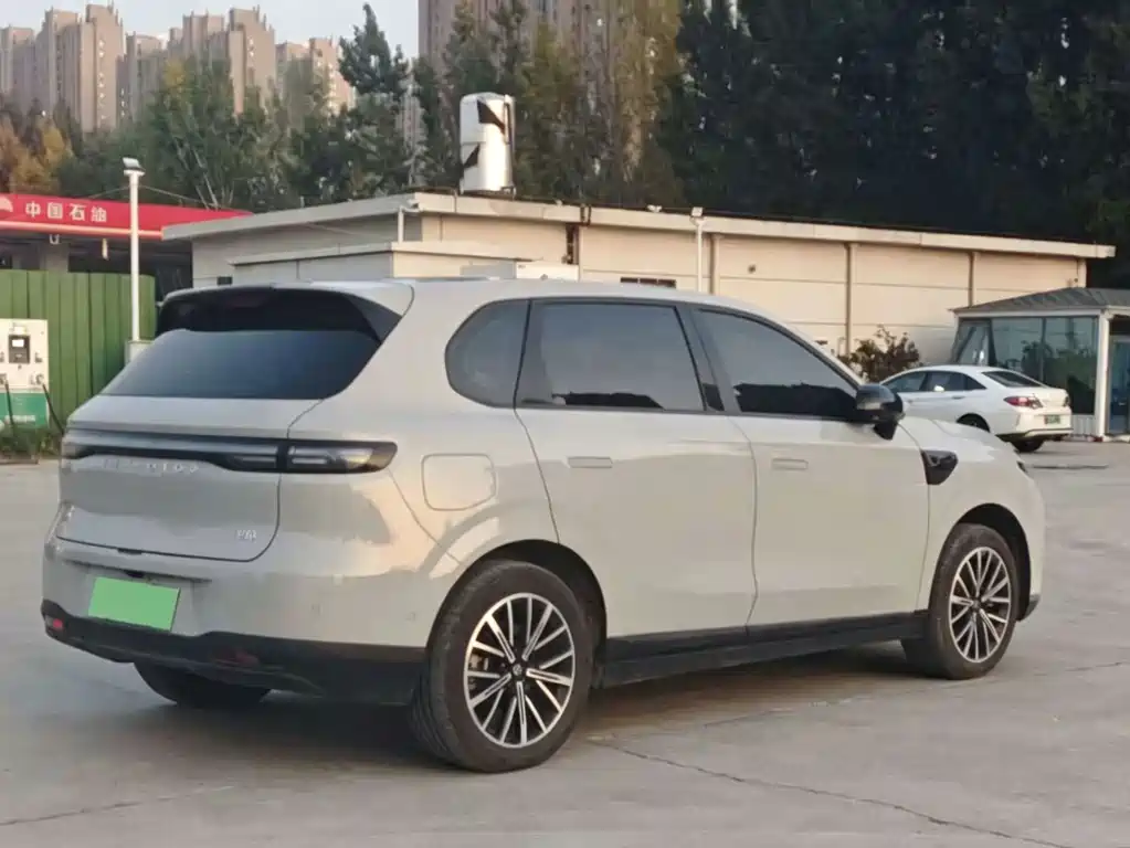 Leapmotor Leapmotor B10 — миниатюра 4