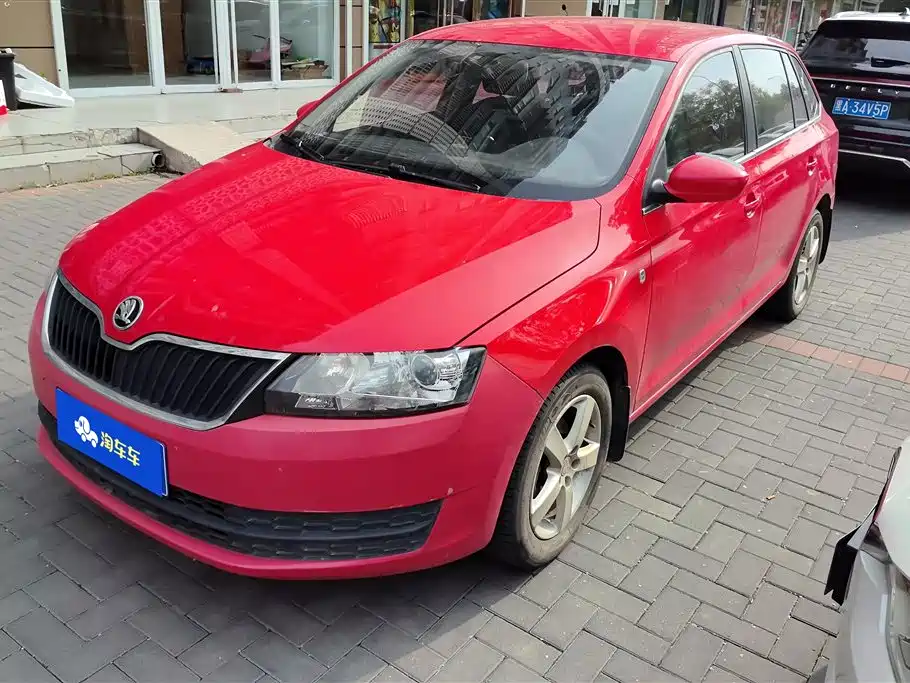 Skoda Rapid Spaceback 2015