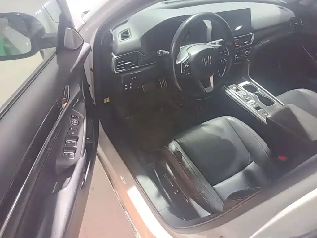 Honda Accord — миниатюра 18