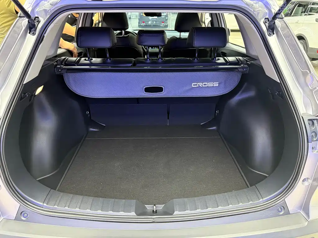 Toyota Corolla Cross — миниатюра 8