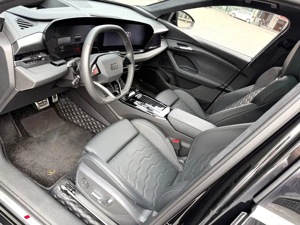 Audi Q6L e-tron — миниатюра 4
