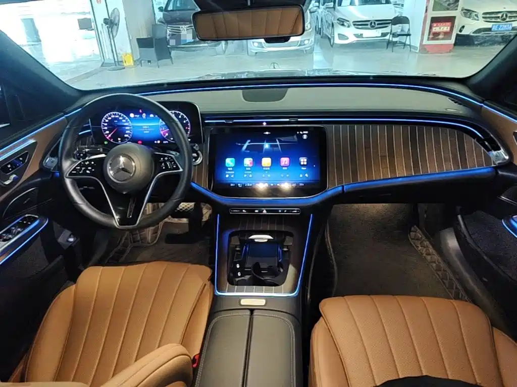 Mercedes-Benz E-Class E 2024 E 300 L Fashion