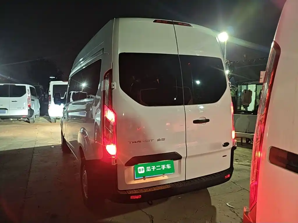 Ford Transit — миниатюра 6