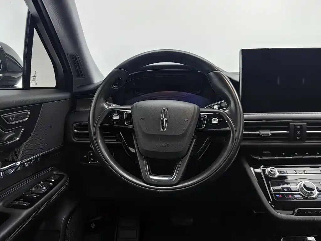Lincoln Corsair — миниатюра 11