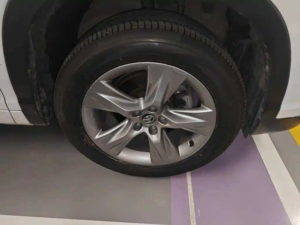 Toyota Highlander — миниатюра 8