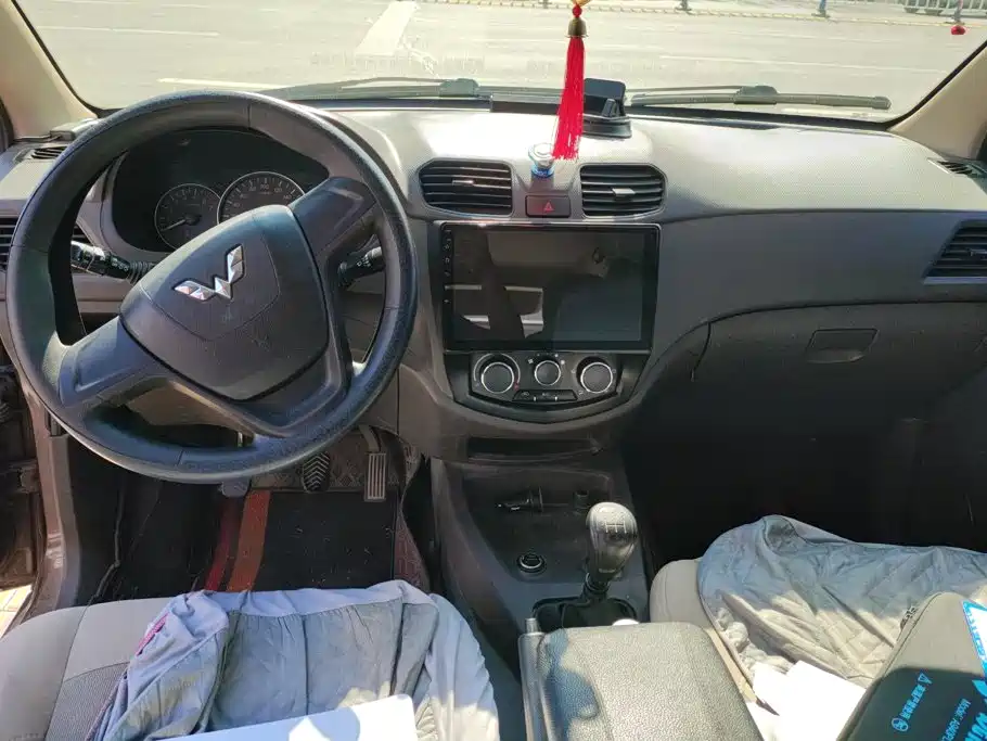 Wuling Hongguang — миниатюра 12