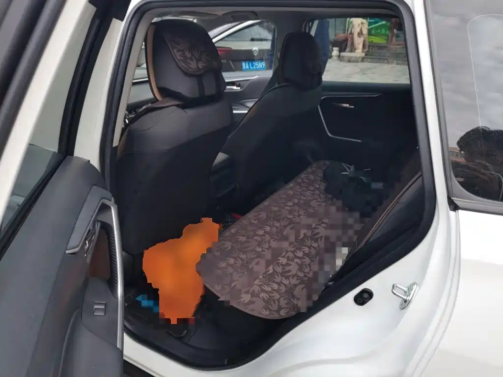 Toyota RAV4 — миниатюра 13