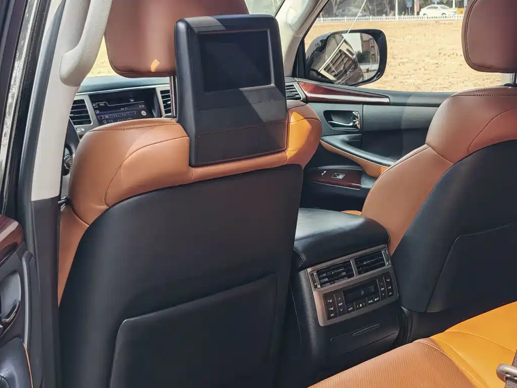 Lexus LX — миниатюра 11