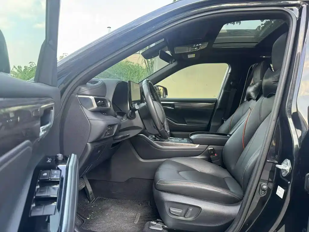 Toyota Crown Kluger — миниатюра 2