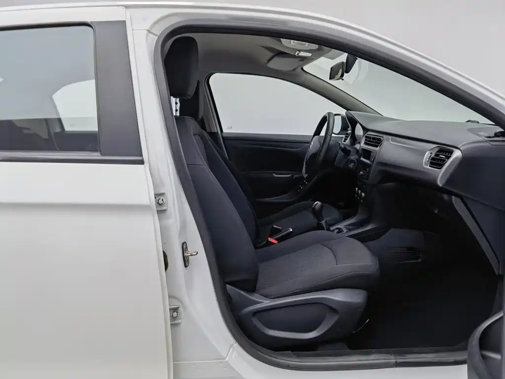 Citroen Elysee — миниатюра 23