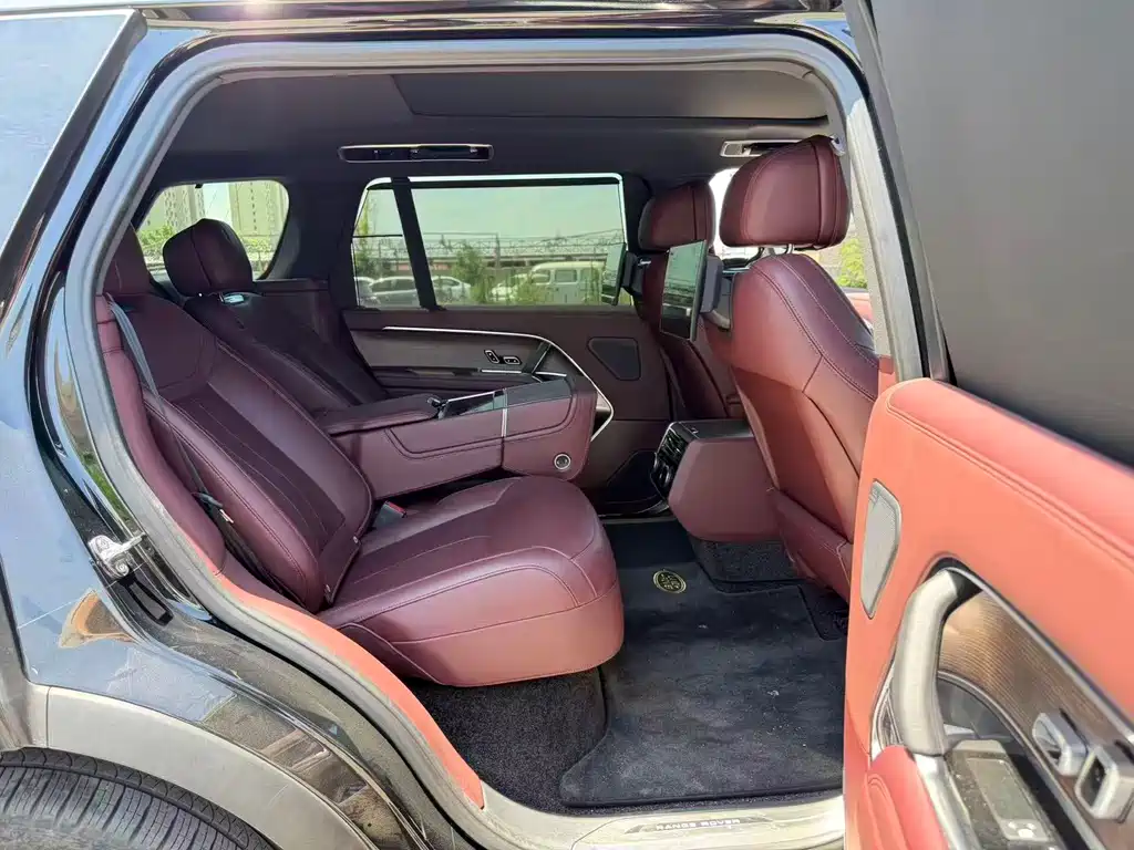 Land Rover Range Rover 2025 3.0 L6 400PS Long Wheelbase