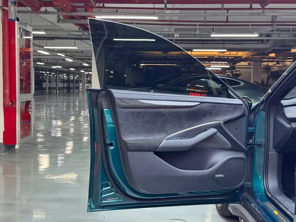 XIAOMI CAR XIAOMI SU7 ULTRA